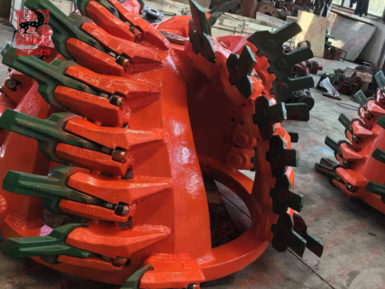 A batch of dredging cutter heads and cutter teeth are in shipment